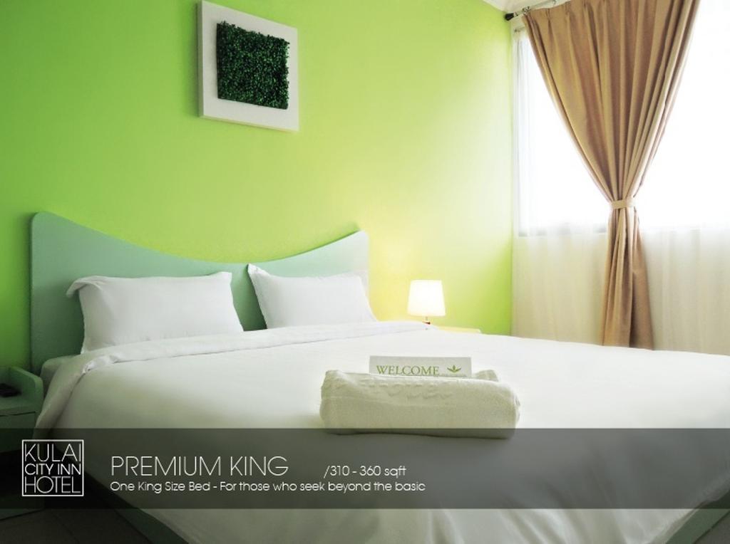 Creator Hotel Kulai Exterior foto